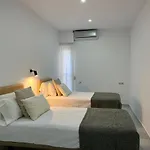 Victoria II & Old Town By Ele Apartments